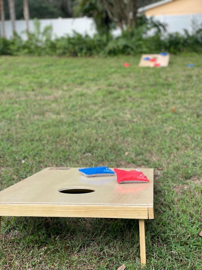 Plush Sheets, Games!, Huge Backyard, Massage Chair Tampa Luaran gambar