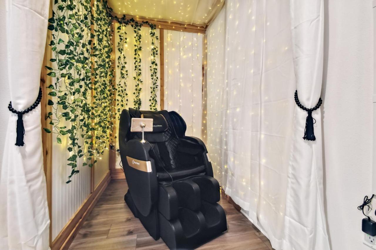 Plush Sheets, Games!, Huge Backyard, Massage Chair Tampa Luaran gambar
