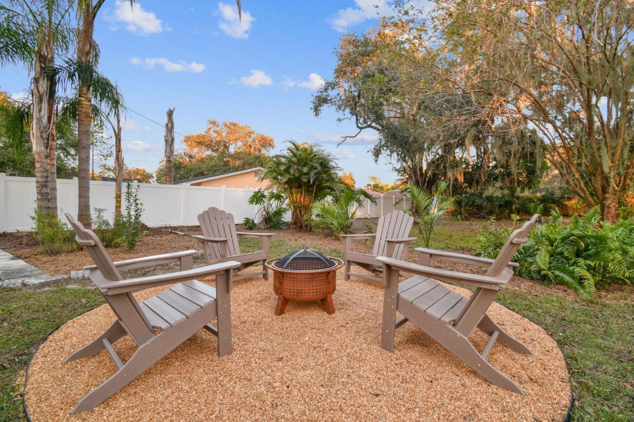 Plush Sheets, Games!, Huge Backyard, Massage Chair Tampa Luaran gambar