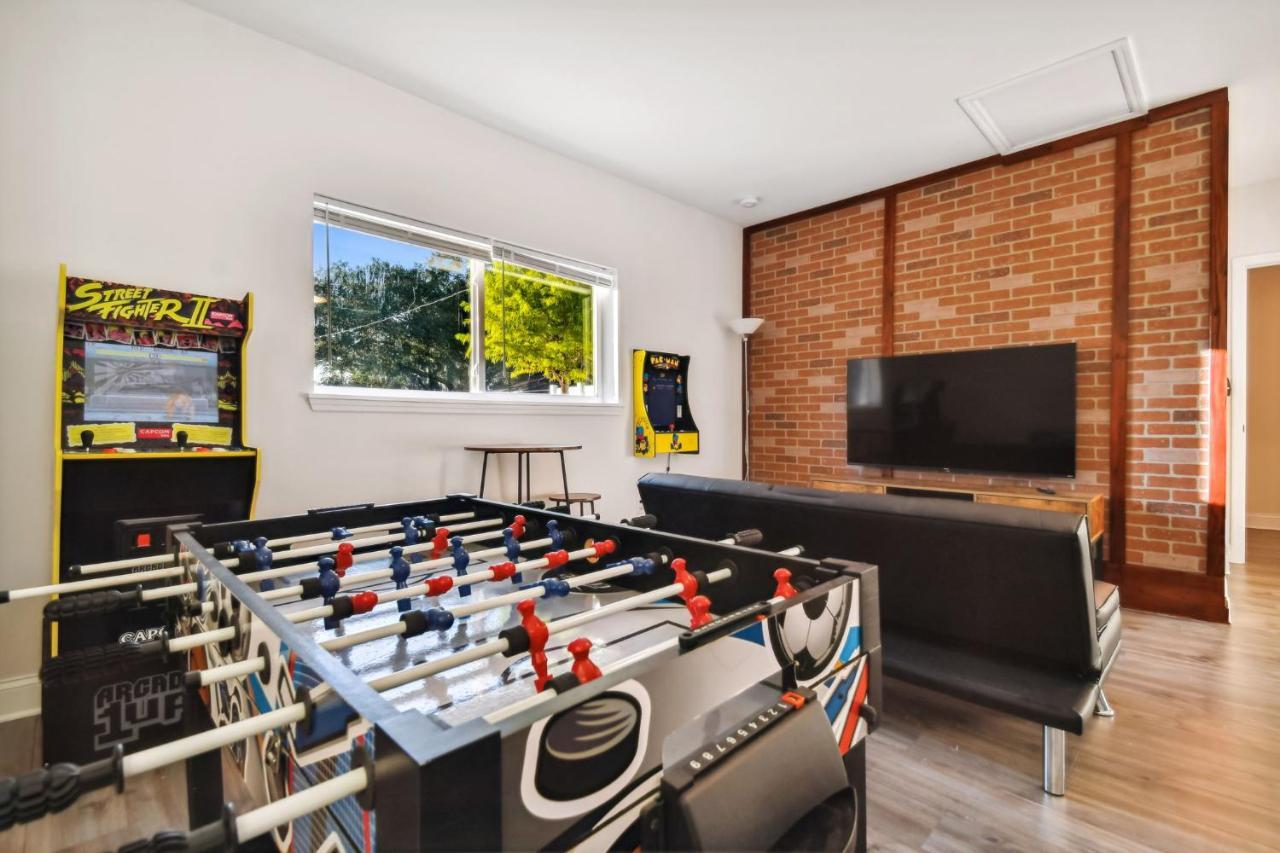 Plush Sheets, Games!, Huge Backyard, Massage Chair Tampa Luaran gambar